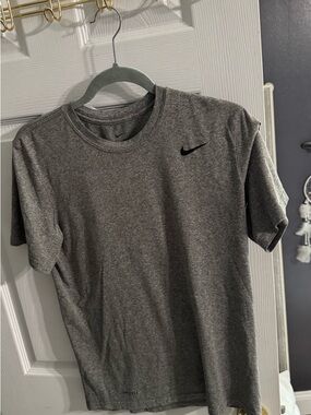 Nike Gray Athletic Crew Neck Short Sleeve Tee